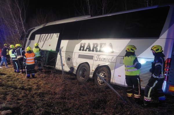 Na A1 se prevrnuo autobus u kojem je bilo 28 ljudi: Ima ozlijeđenih