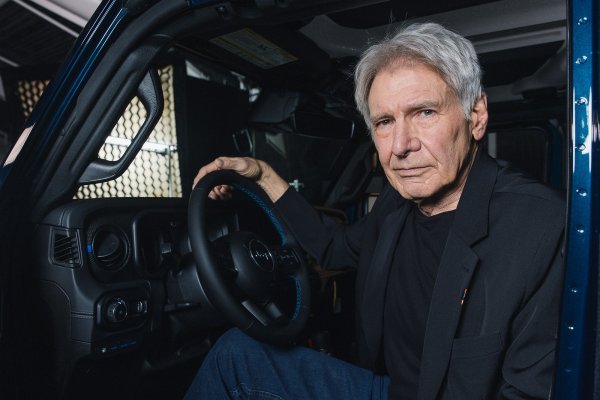 Harrison Ford u Jeepovoj reklami za 59. Super Bowl