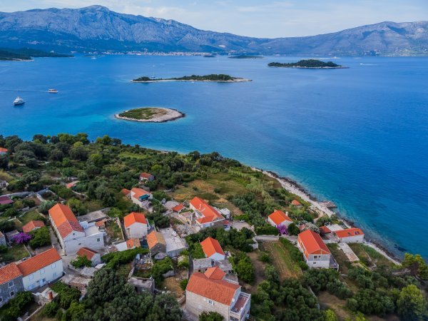 Plaža Bilin žal na Korčuli