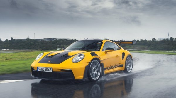 Porsche 911 GT3 RS i guma Michelin Pilot Sport S 5 na stazi u Clermont-Ferrandu