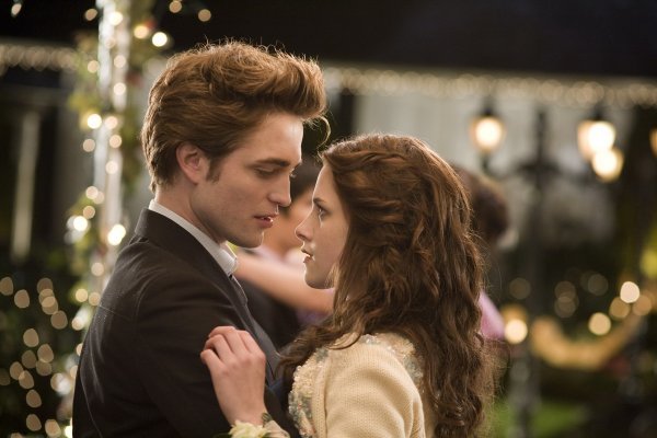 Kristen Stewart i Robert Pattinson u 'Sumrak sagi'