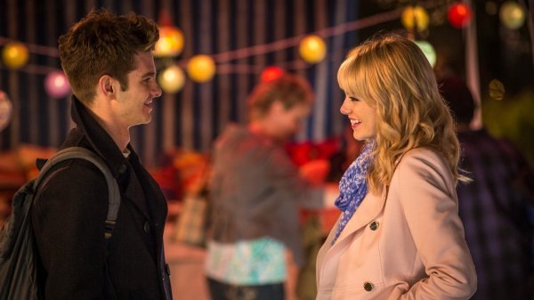 Andrew Garfield i Emma Stone u filmu 'Čudesni Spider-Man 2'