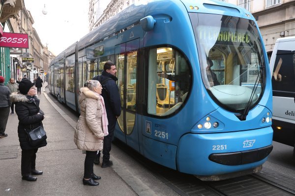 Umirovljenici i mlađi od 18 godina imat će pravo na besplatan prijevoz