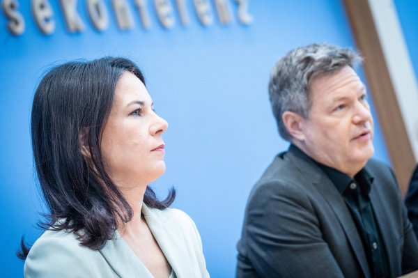 Ministri Zelenih na odlasku: Ministrica vanjskih poslova Annalena Baerbock i ministar gospodarstva Robert Habeck