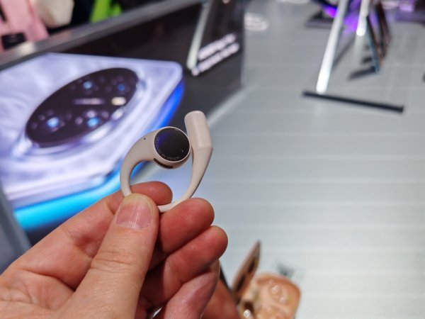 Honor Earbuds Open