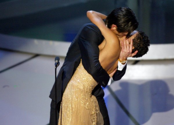 Halle Berry i Adrien Brody 2003. godine