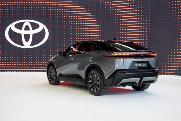 Toyota C-HR+ AWD