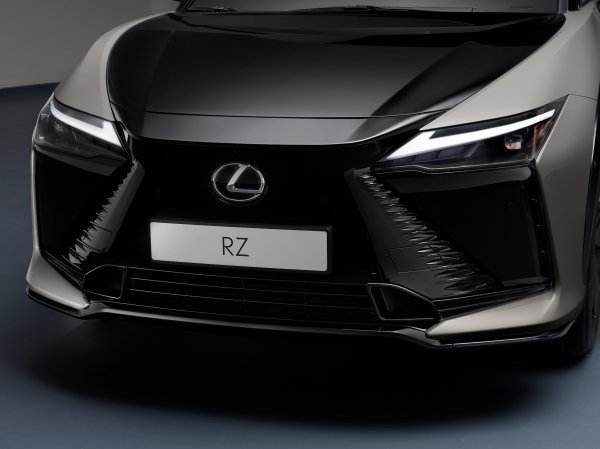 Lexus RZ