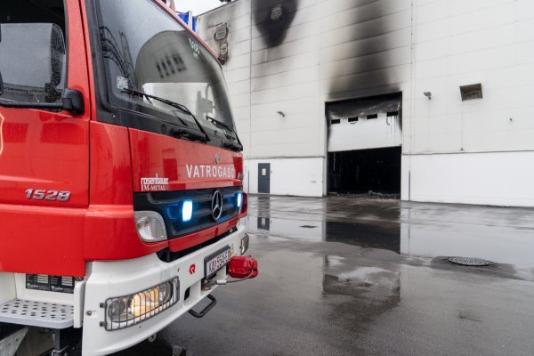 Buknuo požar kod željezničkog stajališta, uzrok još uvijek nepoznat