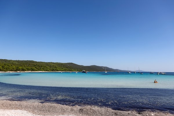 'Skriveni' raj u Hrvatskoj: Ova tirkizna plaža san je Britanaca za bijeg od gužvi