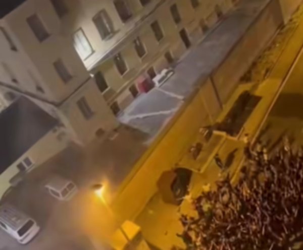 Pogledajte kaos u Šibeniku! Torcida blokirala centar grada i zapalila baklje ispred zatvora