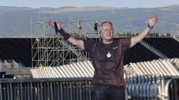 Pogledajte kako napreduju pripreme za Thompsonov koncert u Sinju