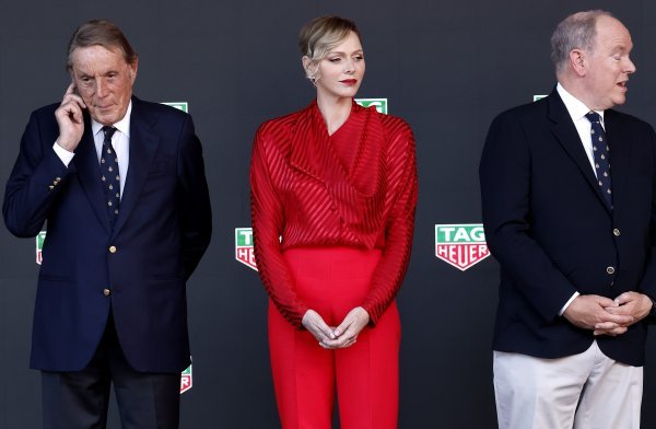 Ugledala se na slavnu svekrvu: Princeza Charlene oduševila jednostavnim stajlingom