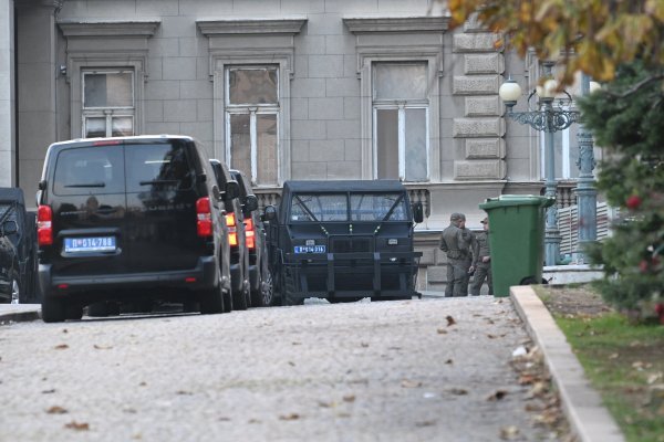 Nevjerojatne scene na izborima u Srbiji, nepoznati ljudi upali u dom za starije: