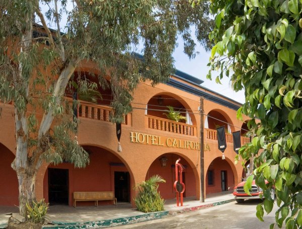 Hotel California nalazi se u primorskom gradu Todos Santos u meksičkoj saveznoj državi Baja California Sur