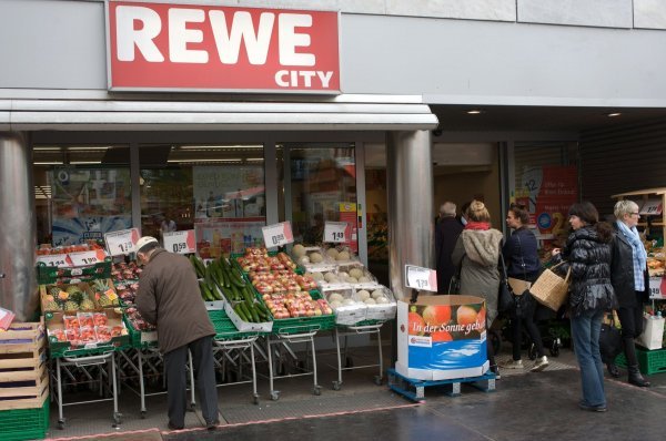 U okviru REWE-a posluju Billa, Bipa i Penny 