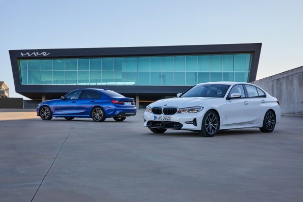 Novi BMW 3301 i 320d