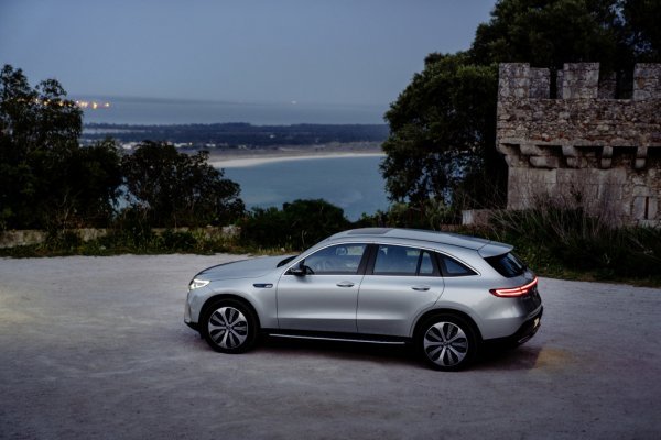 Mercedes-Benz EQC 400 4MATIC potpuno je električni automobil i ušao je u serijsku proizvodnju